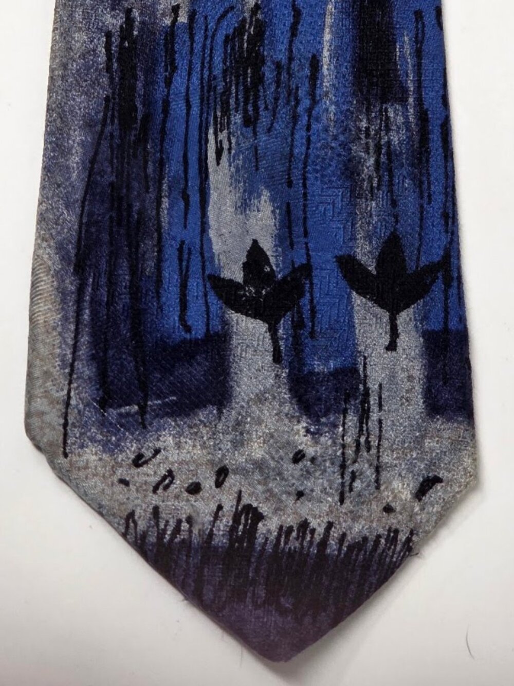100% Silk Avanzala Harry Rosen Silk Neck Tie Blue Gray Abstract Floral Canada
